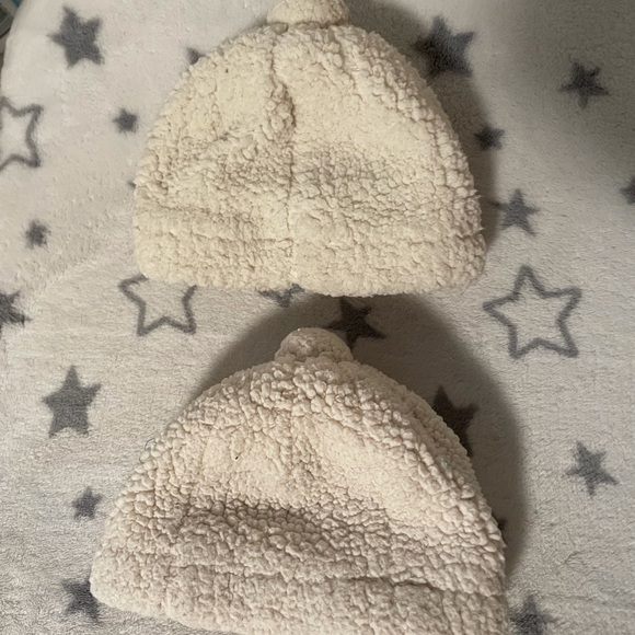 3 baby hats (0-6m,0-6m and 0-12m) - Picture 2 of 9